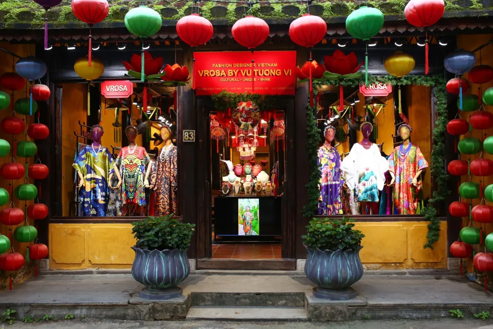 Góc thử đồ có gương lớn